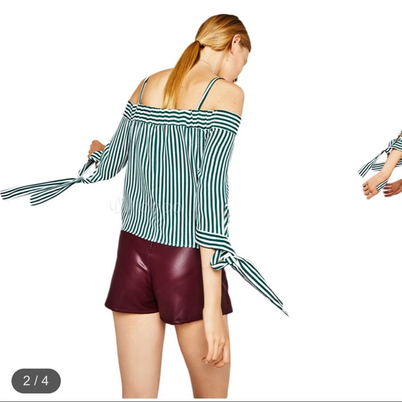 7 Tops $25/Millennium Navy & White Vertical Striped Cold ShoulderTop.Size Medium - Picture 3 of 8